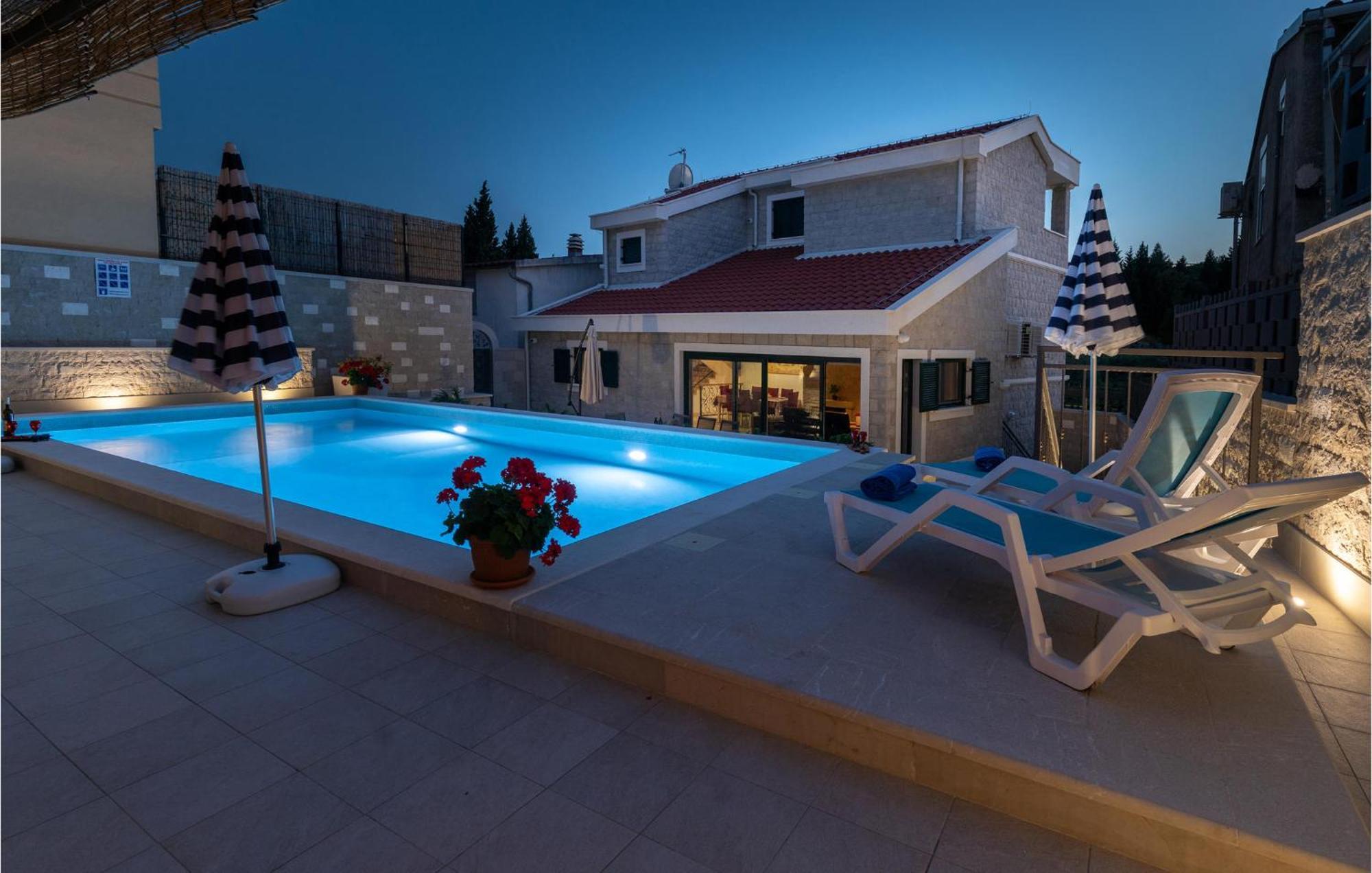 Lovely Home In Klek With House A Panoramic View Экстерьер фото